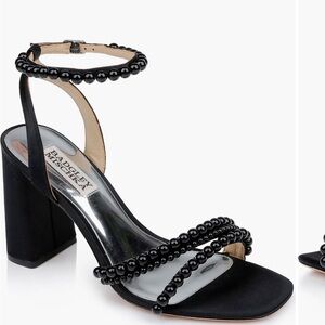 NEW Badgley Mischka feisty sandal